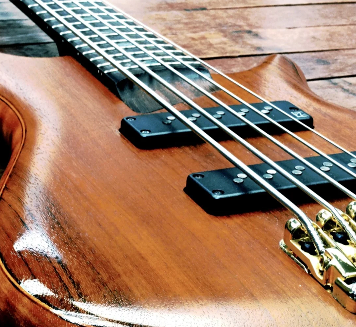 BAJO ELÉCTRICO IBANEZ GSR205B-WNF - Image 2